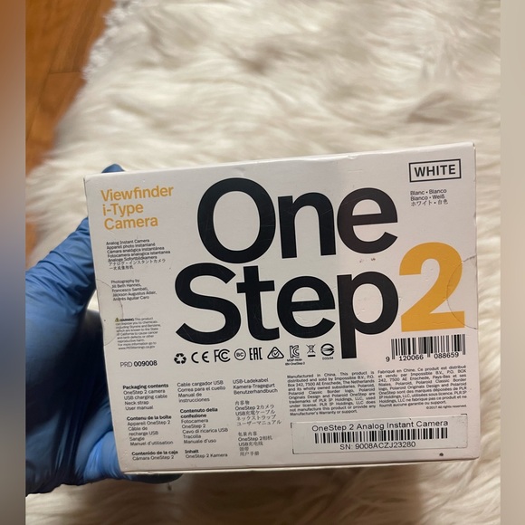 POLAROID ONE STEP 2 i-TYPE INSTANT CAMERA IN ORIGINAL BOX - Picture 5 of 11